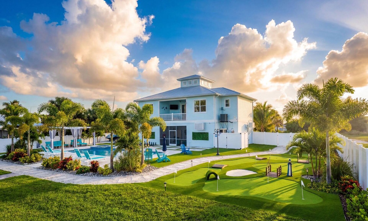 Cape Haze House | 3 bed 2 bath Beach House near Boca Grande with Pool + Sauna + Spa + Mini Golf
