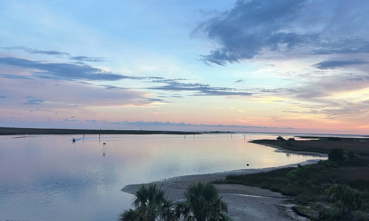 Steinhatchee Condo | 3 Bed/2 bath Condo - Best sunset view in Steinhatchee!