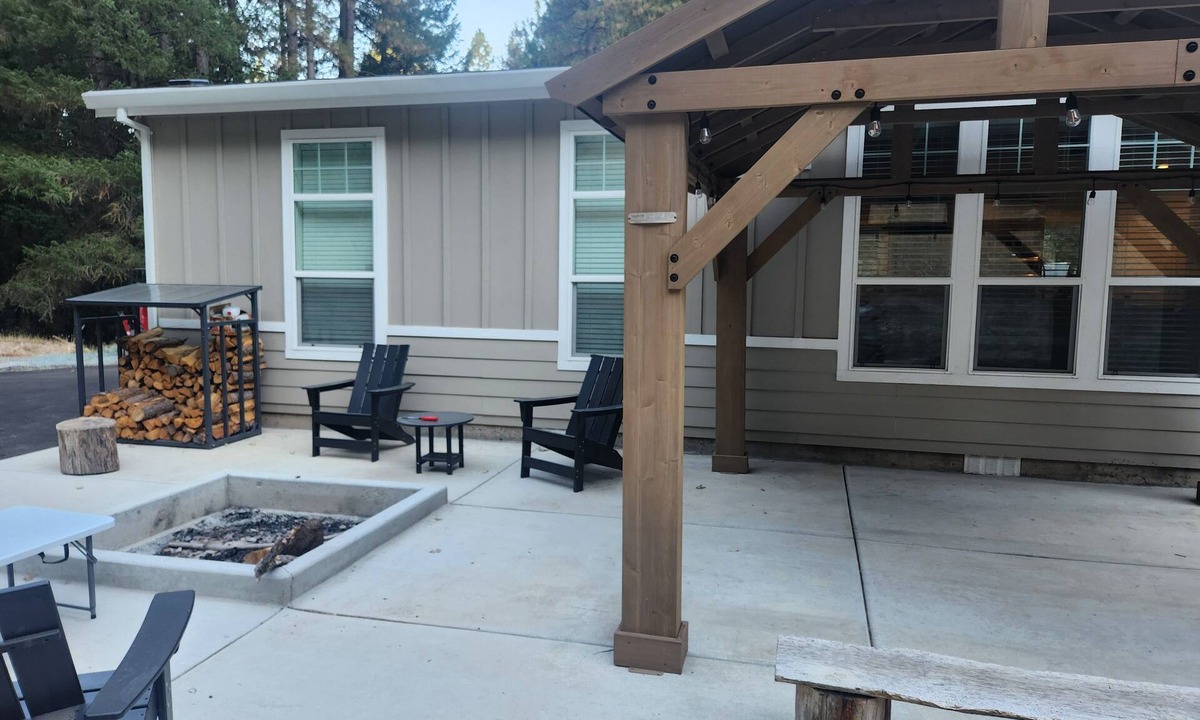 Placerville House | 3-bed home in placerville/pollockpines with AC, WiFi, fitness room with sauna
