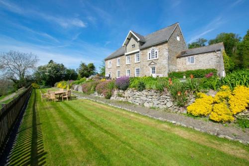 Kingswood House | 3 Bed in Welshpool oc-bow122