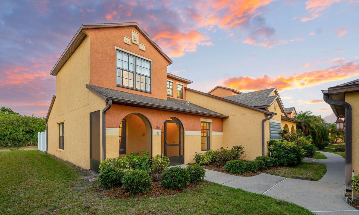 Melbourne House | 3-Bed with pool - Close to beach
