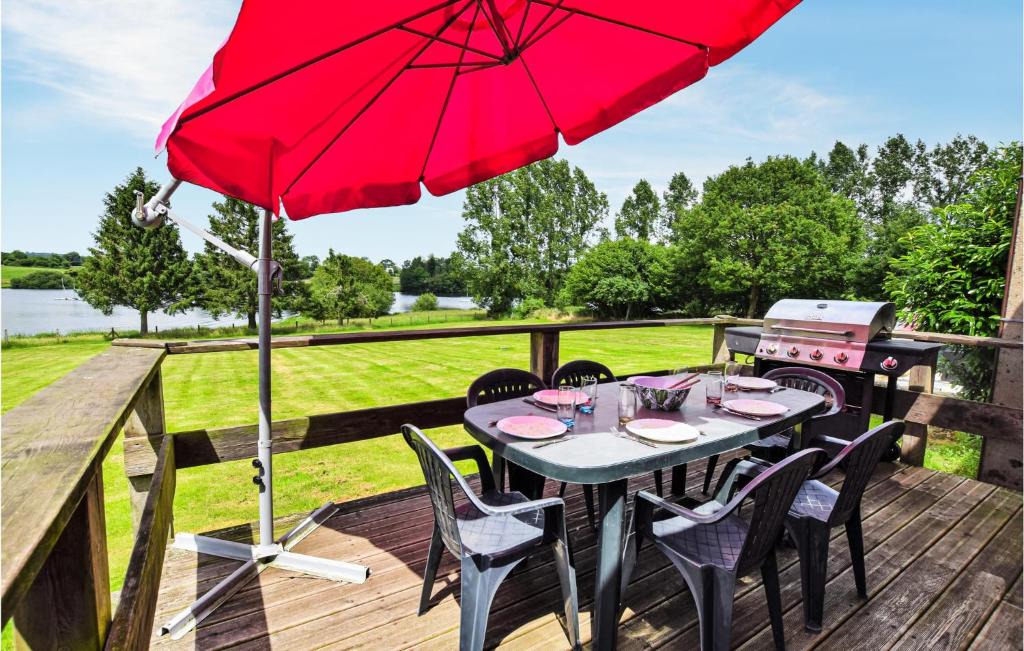 Saint-Germain-de-Tallevende-la-Lande-Vaumont House | 3 Bedroom Awesome Home In Vire Normandie