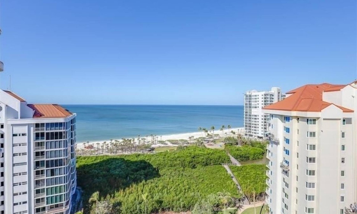 Park Shore Condo | 3 bedroom 12th floor beachfront condo - CL1204
