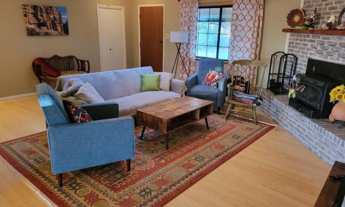 Tyrone House | 3 bedroom, 2 bath fabulous Juniper Ranch House, Silver City, NM
