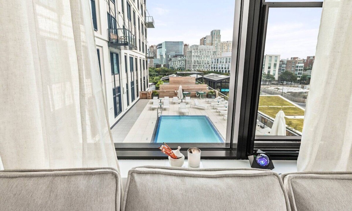 East Cambridge Apartment | 3 Bedroom 2 bathroom LUX Boston Highrise