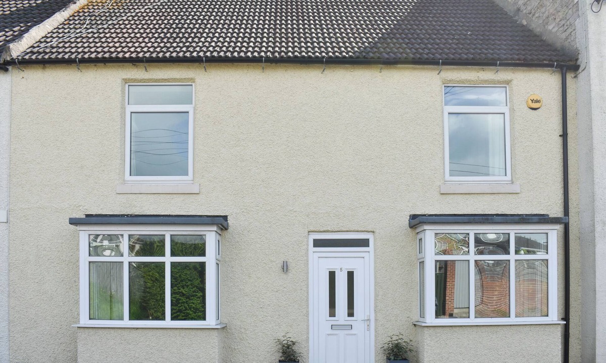 Newton Aycliffe Cottage | 3 bedroom accommodation in Aycliffe Village