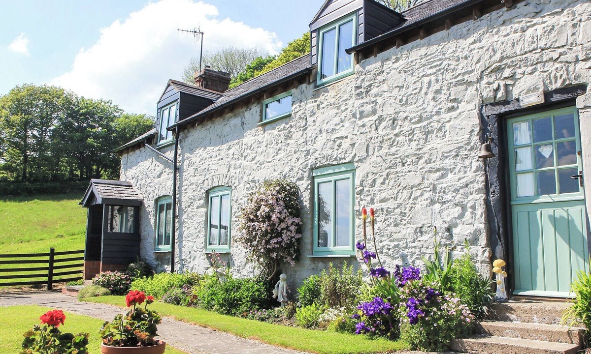 Llanfyllin Cottage | 3 bedroom accommodation in Llanfyllin