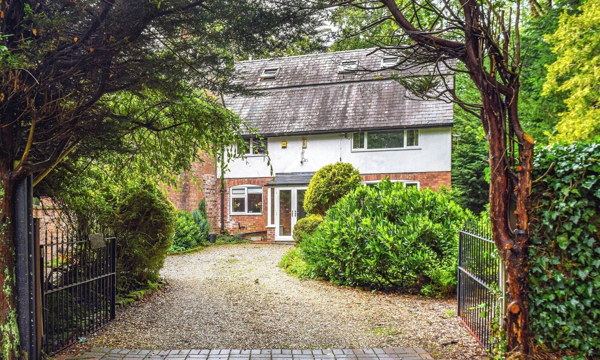 Halsall Cottage | 3 bedroom accommodation in Halsall, near Ormskirk