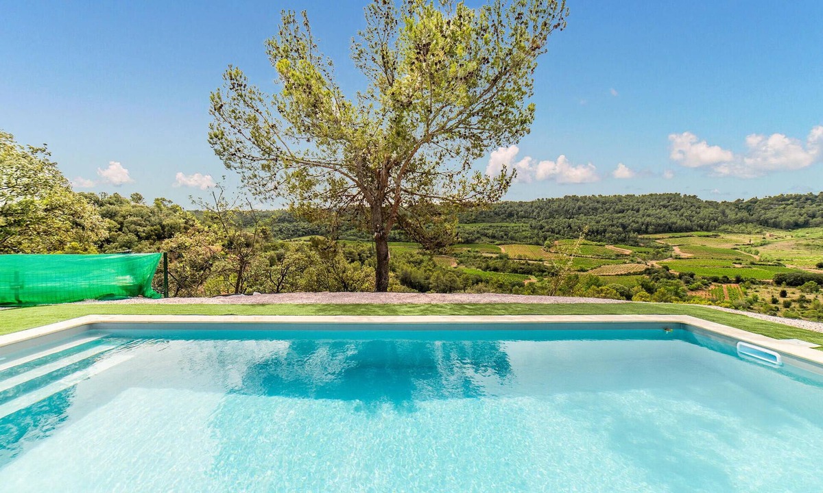 Pierrerue House | 3 bedroom accommodation in Pierrerue