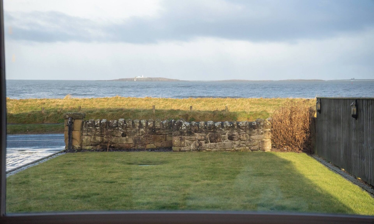 Seahouses Cottage | 3 bedroom accommodation in Seahouses, near Alnwick