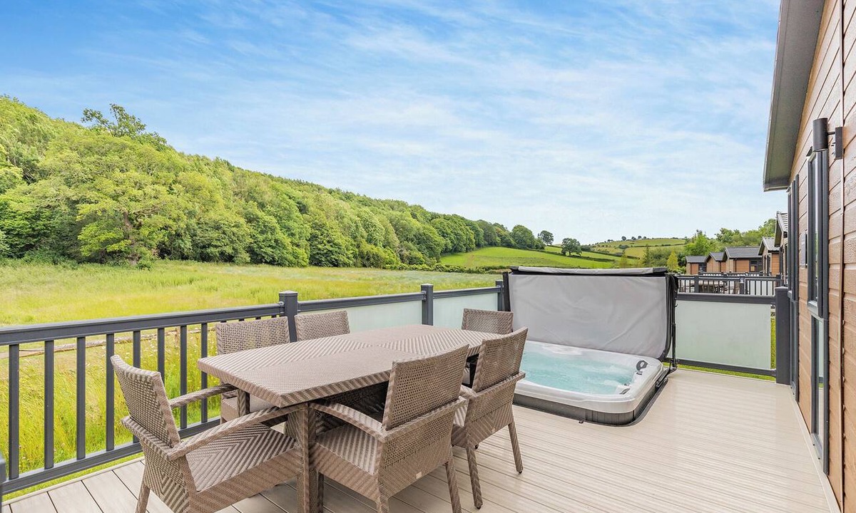Caerwys Ski Chalet | 3 bedroom accommodation in Caerwys