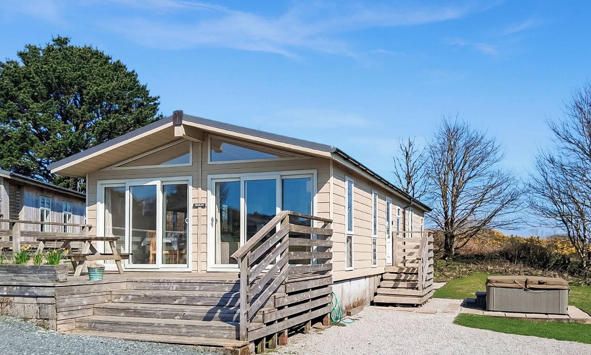 Carnmenellis Ski Chalet | 3 bedroom accommodation in Carnmenellis, Nr Falmouth