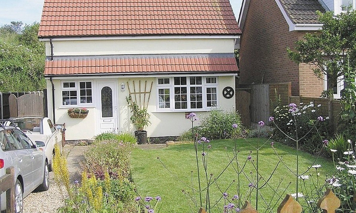 Chapel Saint Leonards Cottage | 3 bedroom accommodation in Chapel Point, near Chapel St Leonards