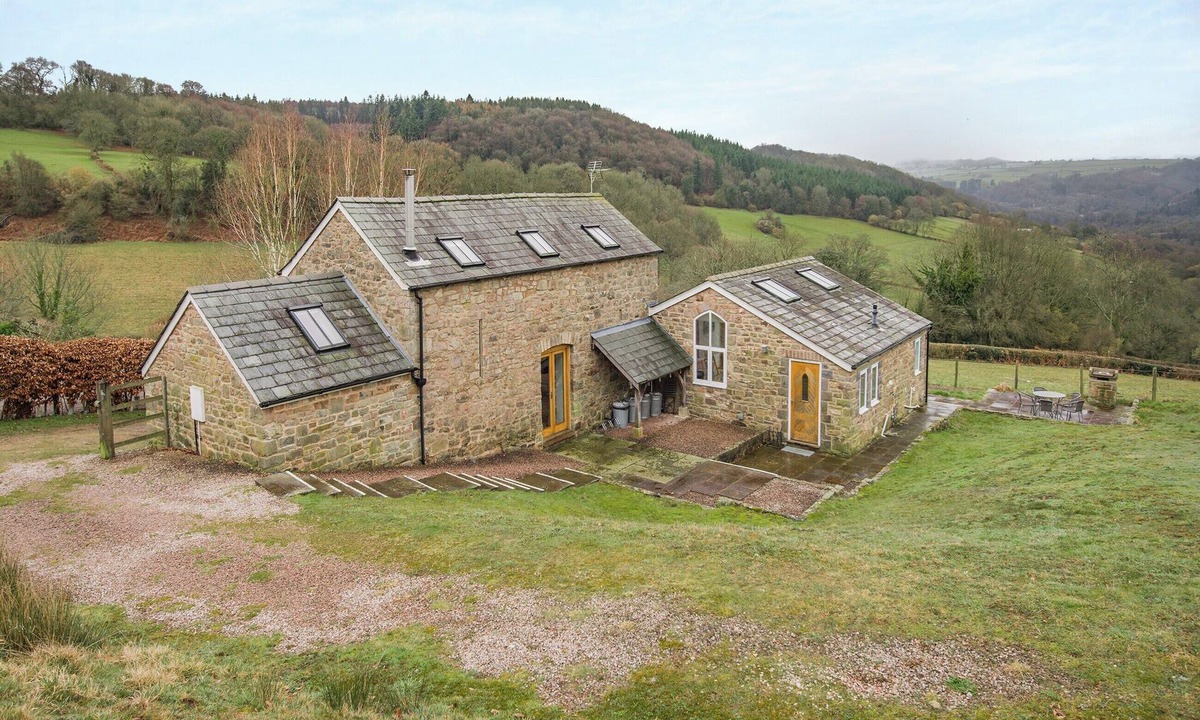 Lydney Cottage | 3 bedroom accommodation in Hewelsfield, near Lydney