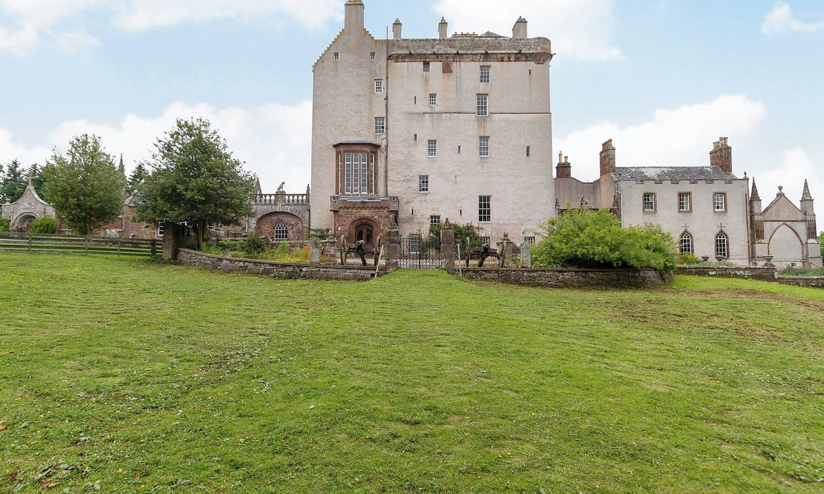 Turriff Cottage | 3 bedroom accommodation in Delgaty, near Turriff