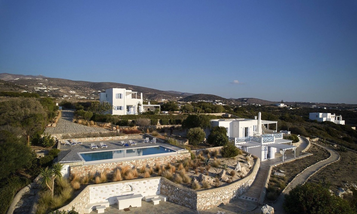 Nea Cryssi Akti Villa | 3 bedroom accommodation in Paros
