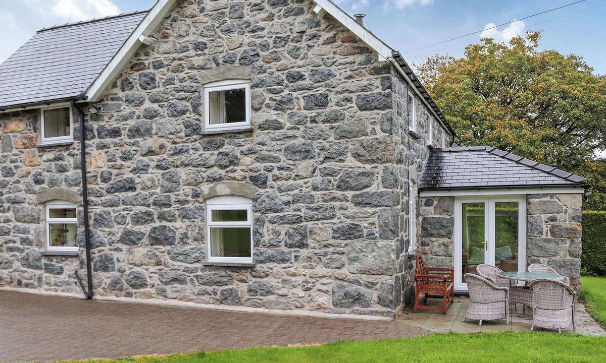Llanuwchllyn Cottage | 3 bedroom accommodation in Parc, near Bala