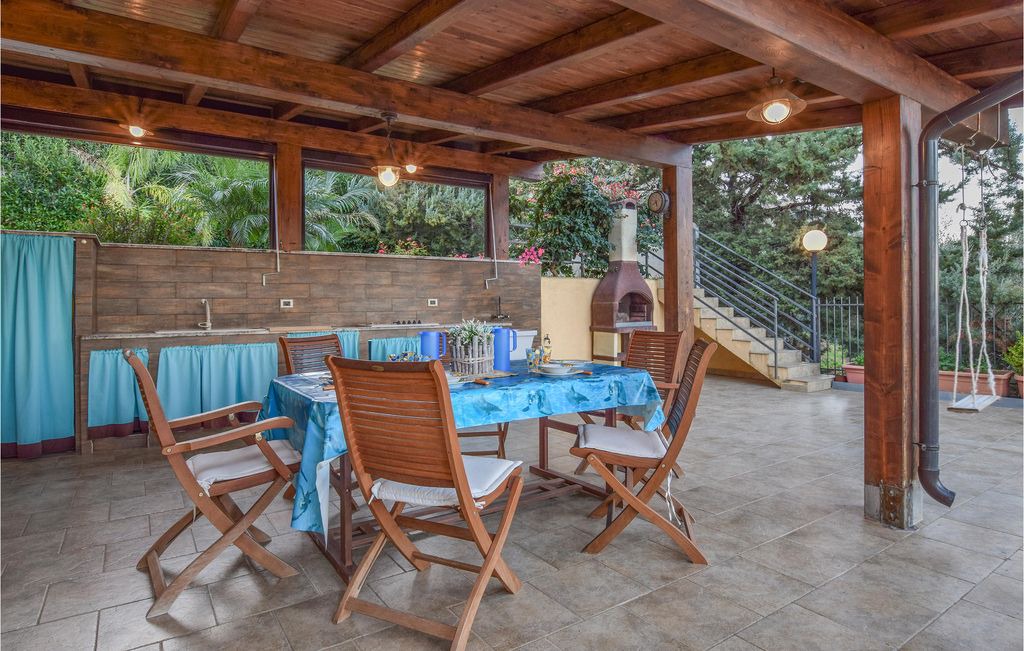 Trabia House | 3 bedroom accommodation in Trabia