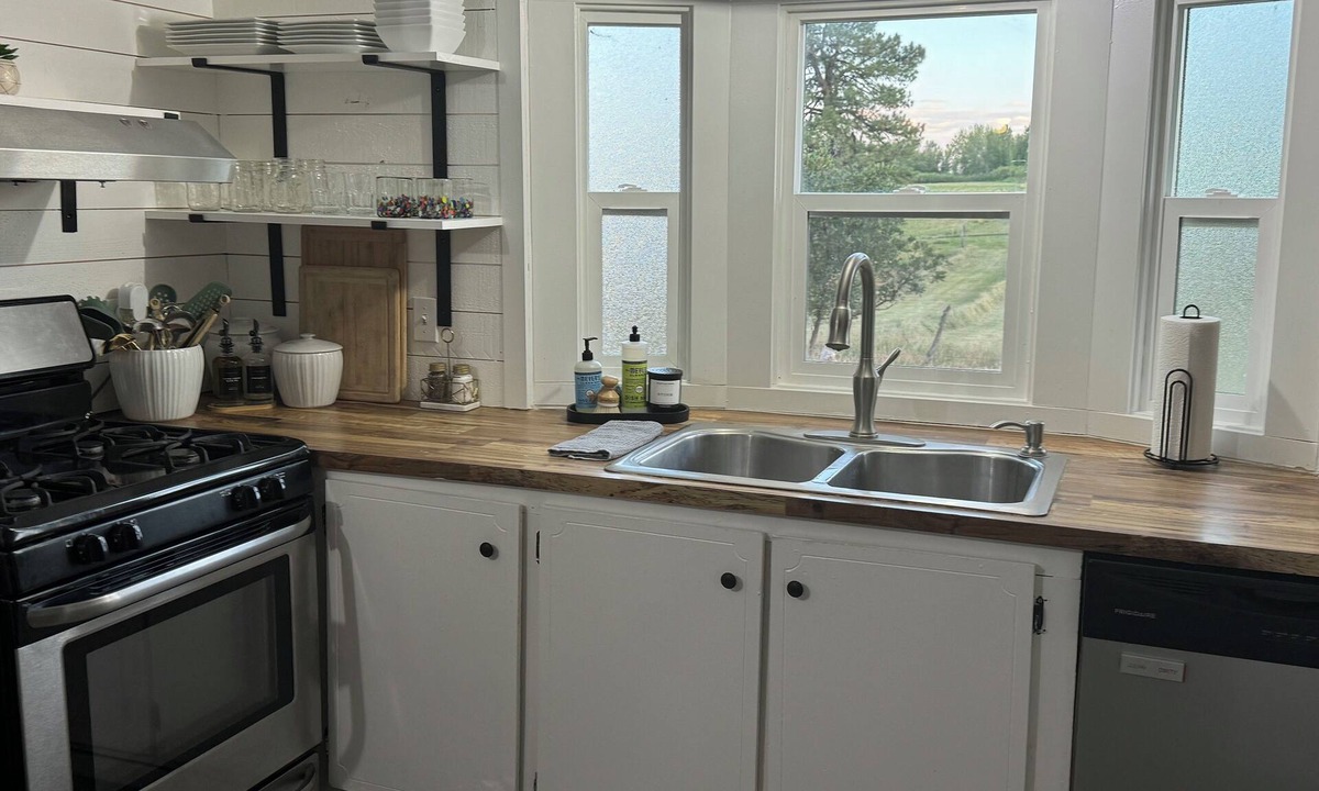 Durango House | 3 bedroom charming home with WiFi located 5 miles to downtown.