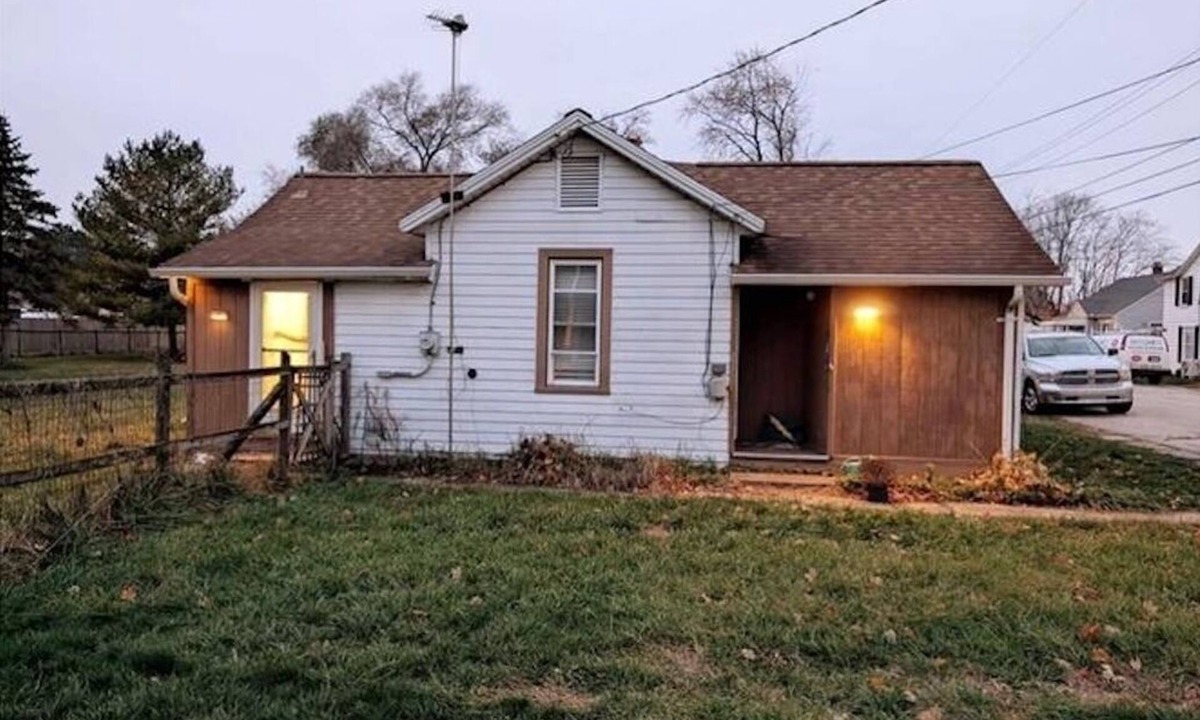 Phillipsburg House | 3-bedroom DMax House