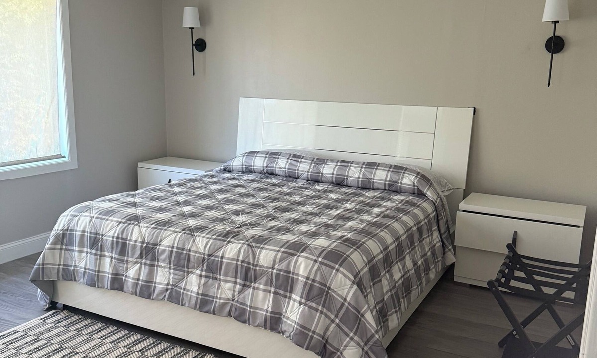 Des Moines House | 3-bedroom family friendly house in wonderful Des Moines WA