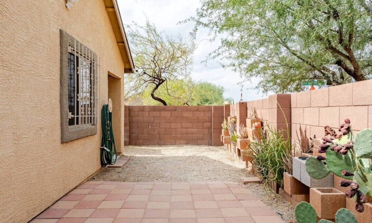 Tucson House | 3-bedroom house in fabulous Tucson with cool AC for relaxing stay