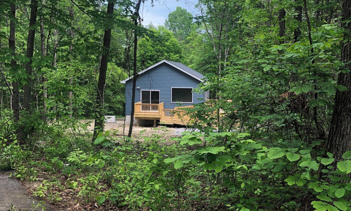 Bouvet Island House | 3-bedroom new house b/w New Paltz and Newburgh. Quiet wooded area