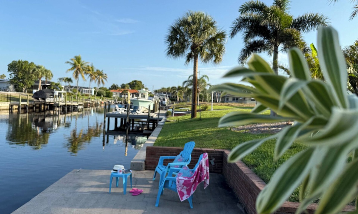 Caloosahatchee Villa | 3-bedroom villa in gorgeous Cape Coral with AC, WiFi
