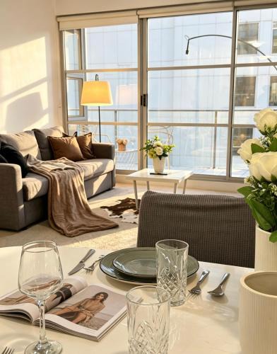 Sydney Central Business District Apartment | 3 Beds for 6 -Spacious Modern- Walk to ICC and QVB