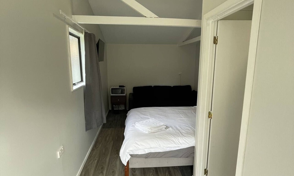 Rotorua Ski Chalet | 3 Beds including 1 Double Bed, 2 Single Sofa Beds Garden Chalet, Unit C, 9 Steeles Lane