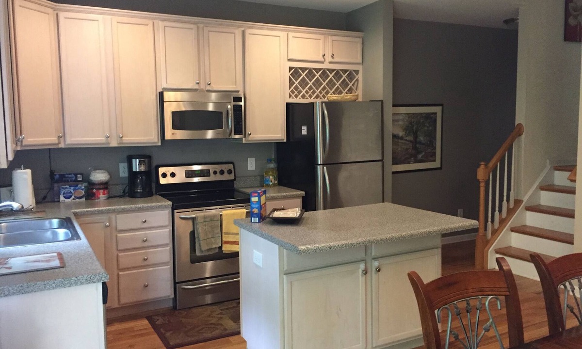 Fry's Spring House | 3 BR Quiet & Beautiful House,Near Downtown,UVA & Wineries