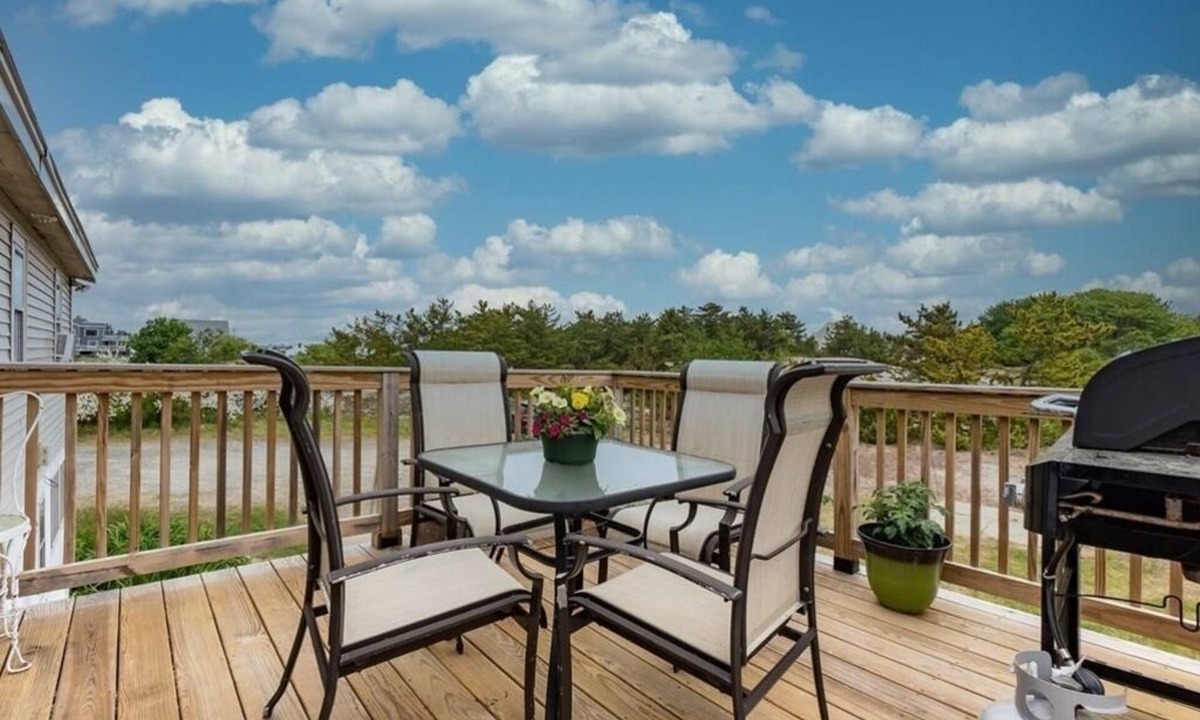 Newbury Apartment | 3 BR, Walk to Beach, Fire Pit & Yard, Pet Friendly