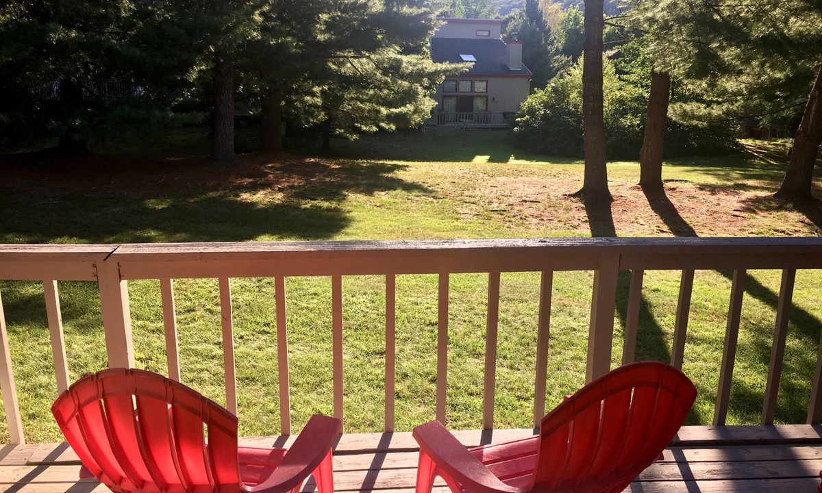 Lincoln Condo | 3 BR walking distance to Loon and Lincoln downtown