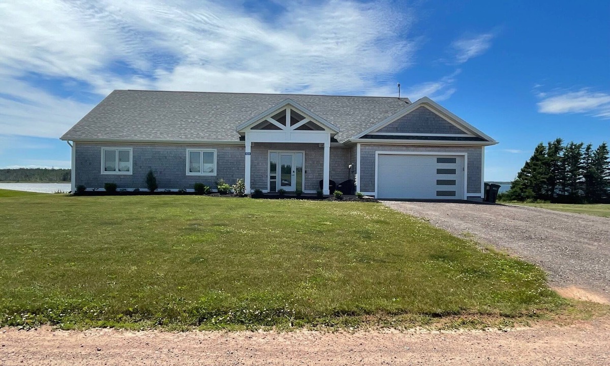 West Covehead House | 3 BR Waterfront Home | Brackley Bay | Booking 2026 & 2027!