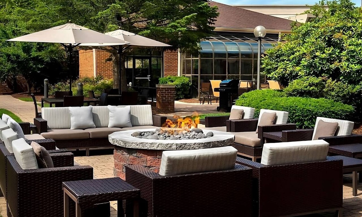 Middletown Hotel | 3 Convenient Room Located at Route 114 | Budget Wise w/Free Parking