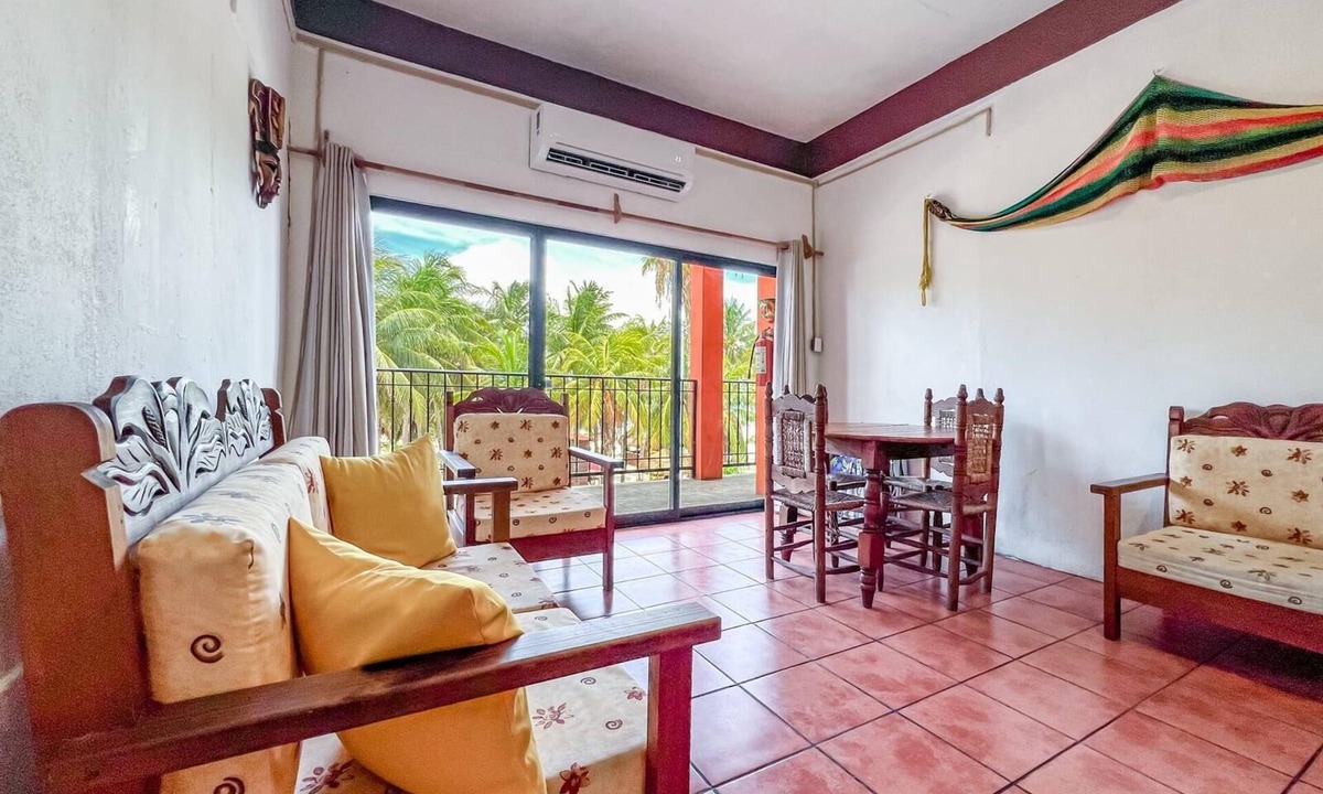 Centro - Supmza 001 Apartment | 3 Cozy Beachfront Studios w/Kitchens