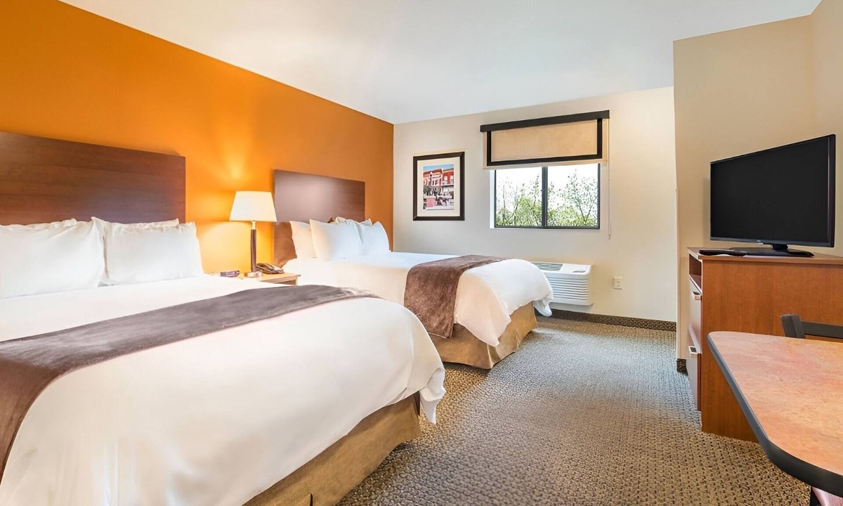 Council Bluffs Hotel | 3 Extended Stay Rooms w/Kitchen Perfect for Budget Travelers Near Local Gems