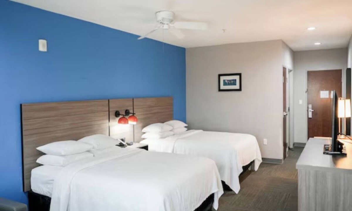 Port Aransas Hotel | 3 Group-Friendly Rooms for Relaxation Near Aransas Pass Aquatic Center - 6.2 mi