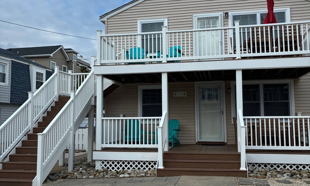 North Beach Haven House | 3 Houses to the Beach, Dog friendly 2nd floor