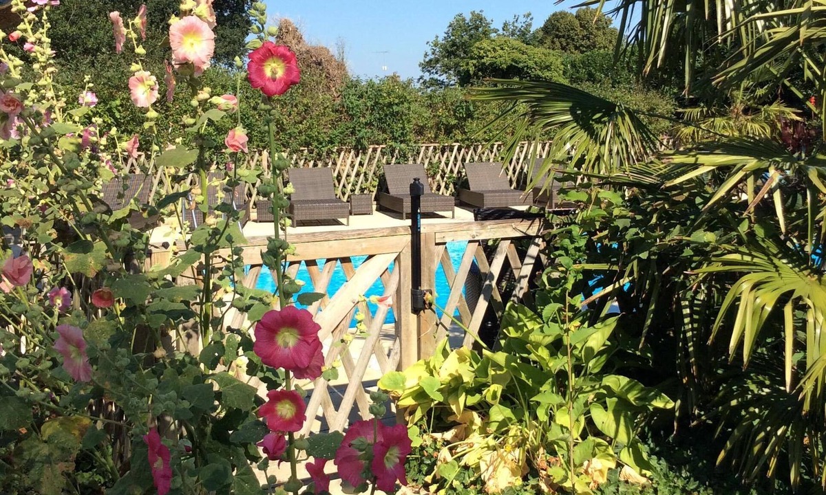 Argouges House | 3 jewelery gite with swimming pool 20 minutes from Mont Saint Michel