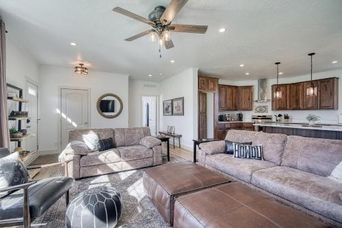 Victor House | 3 King Beds Spacious 4 BR 3 BATH AC Near Jackson