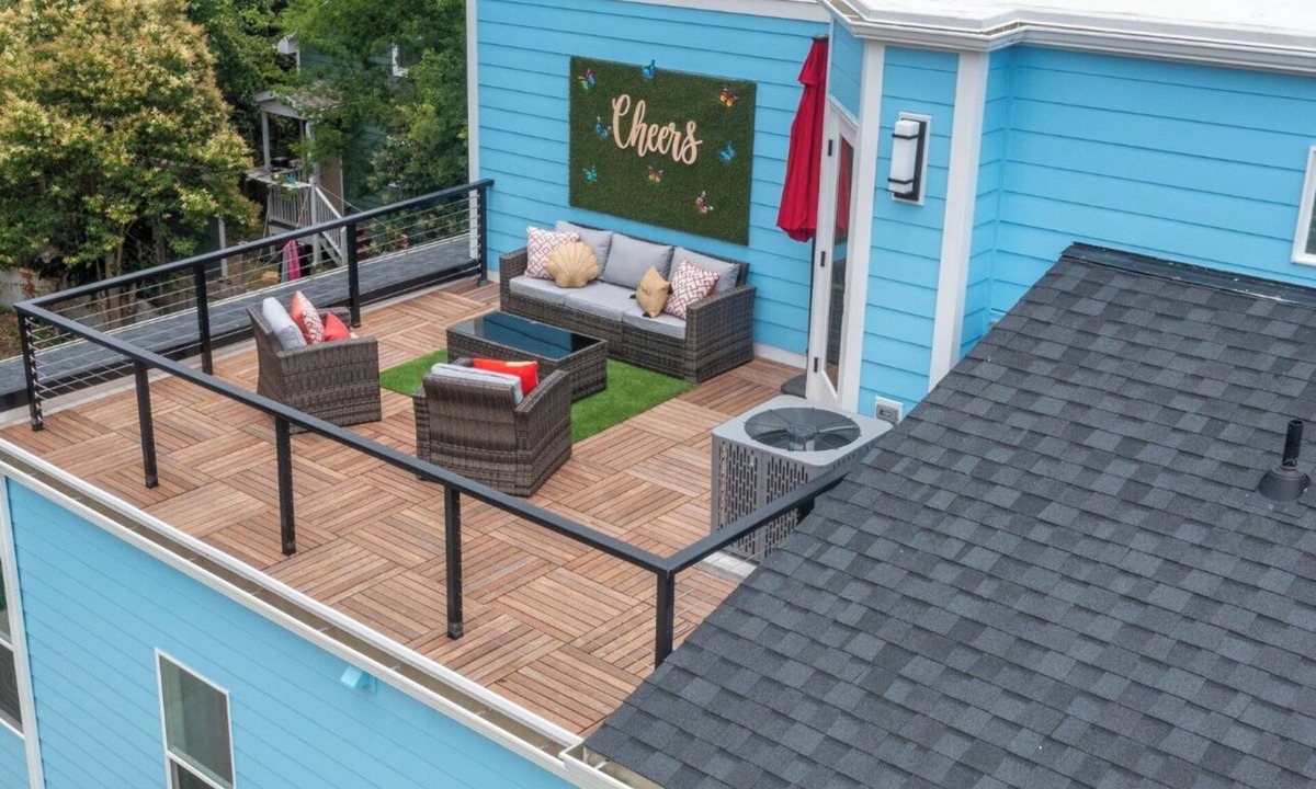 East Durham House | 3 Level Rooftop Oasis Near Downtown Durham!