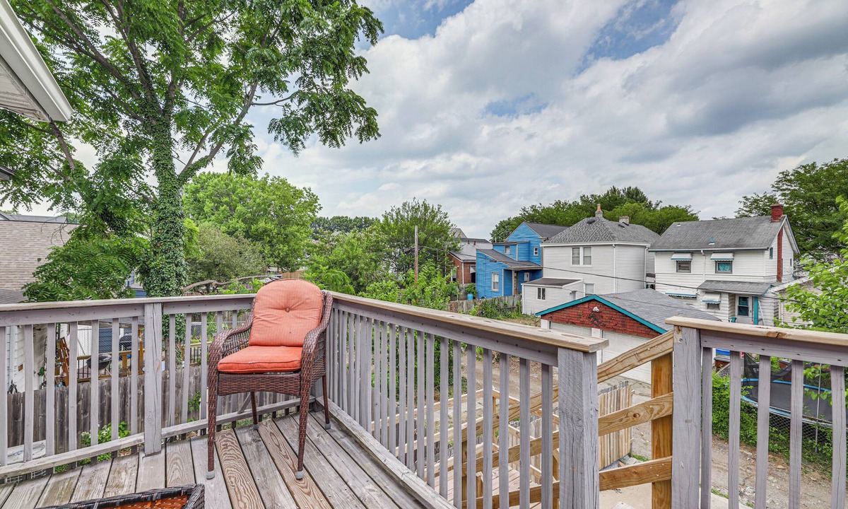 Covington House | 3 Mi to Cincinnati: Covington Home w/Patio!