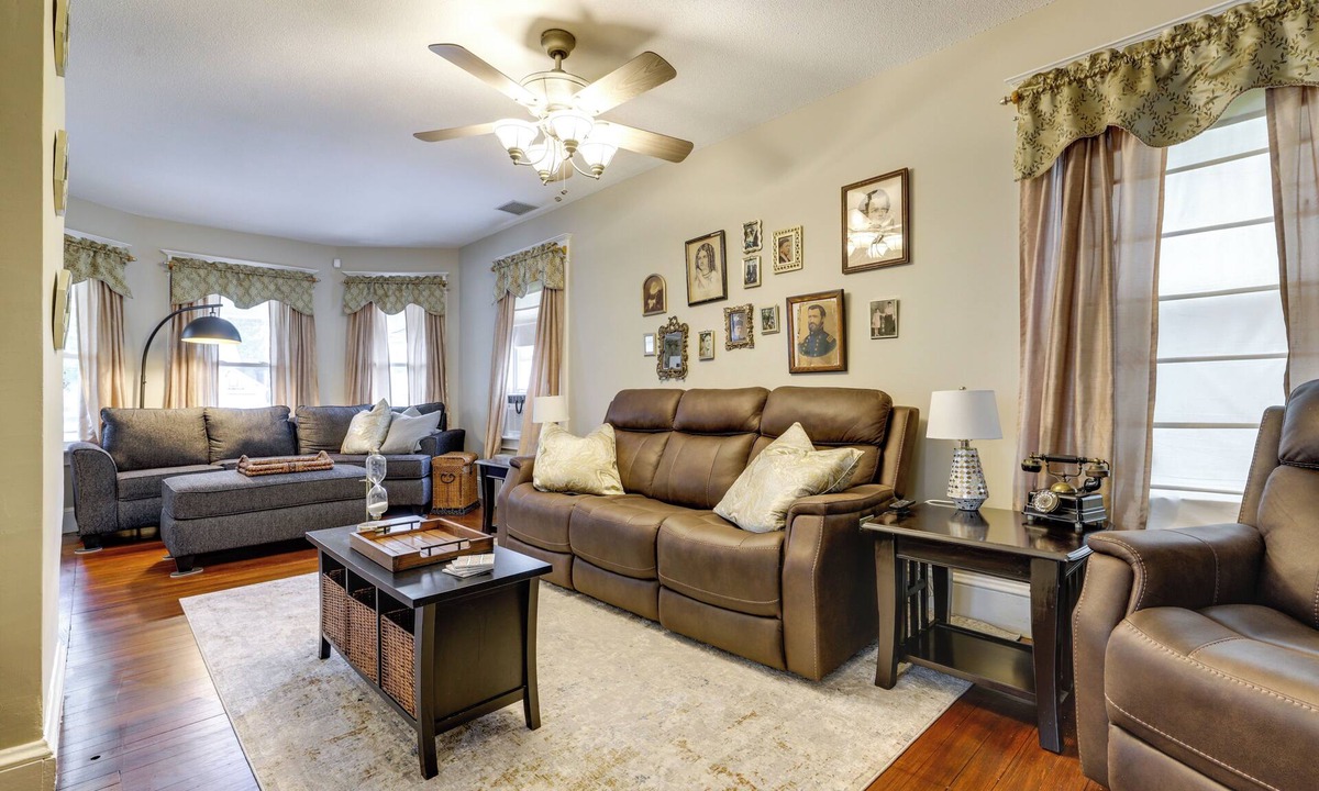 Springfield House | 3 Mi to Dtwn Springfield: Winter Retreat w/Office