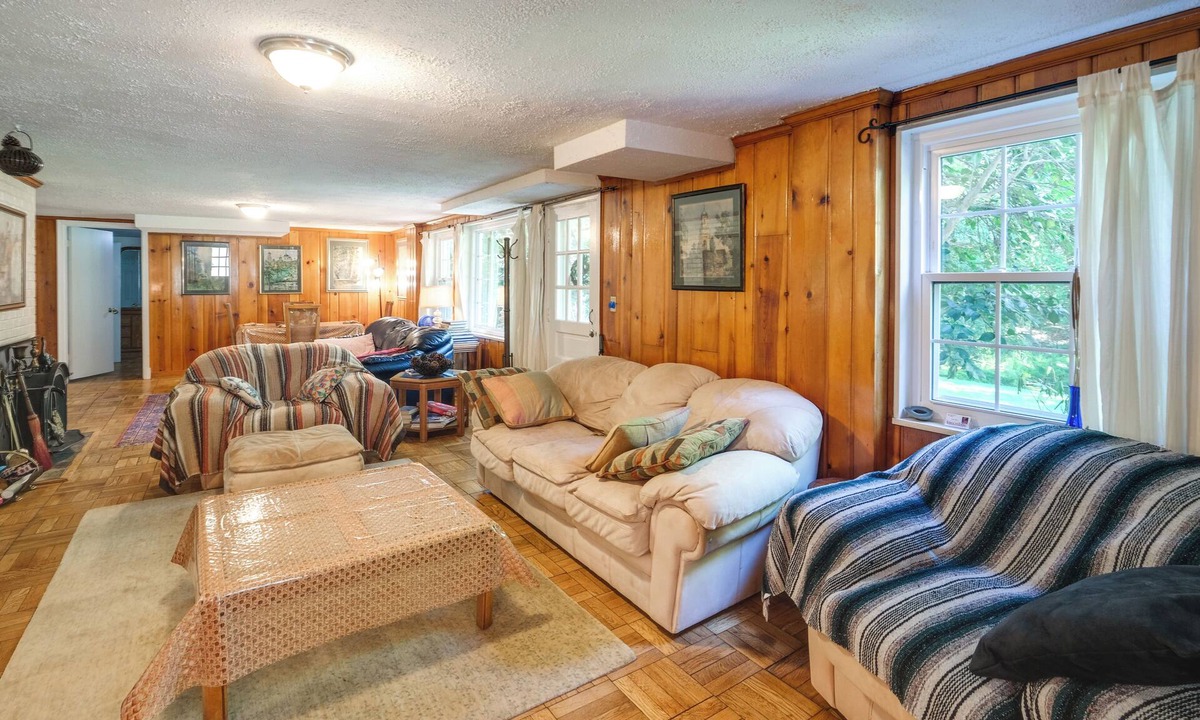 Bethesda Apartment | 3 Mi to Nih! Spacious Bethesda Apt w/Yard