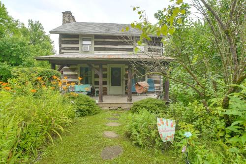 Sharpsburg House | 3 Mi to River: 11-Acre Retreat in Rural Stockport