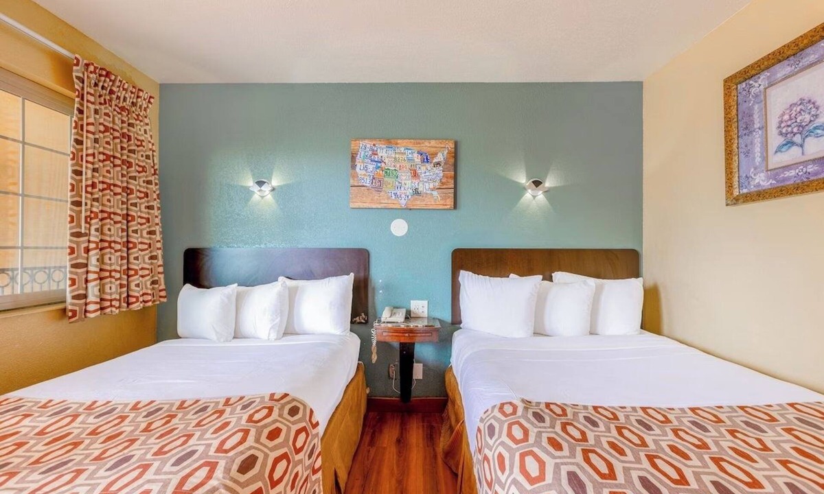 Loma Alta Hotel | 3 Private Rooms Perfect for Surf Trips + Beach Adventures