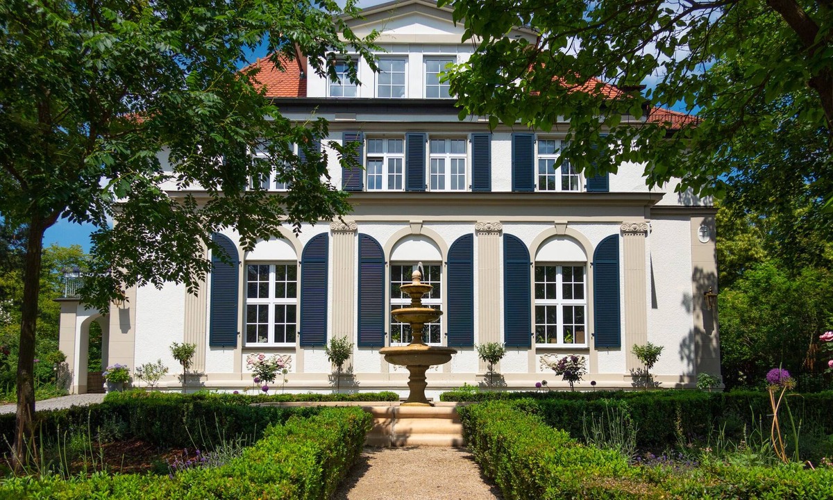 Radeberger Vorstadt Apartment | 3-room apartment in Art Nouveau villa directly on the Dresdner Heide