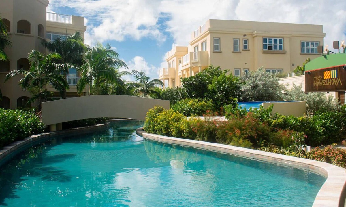 Cotton Ground House | 3 Spaces Beachfront Accommodation! Comes w/ FREE Parking, Outdoor Pools!