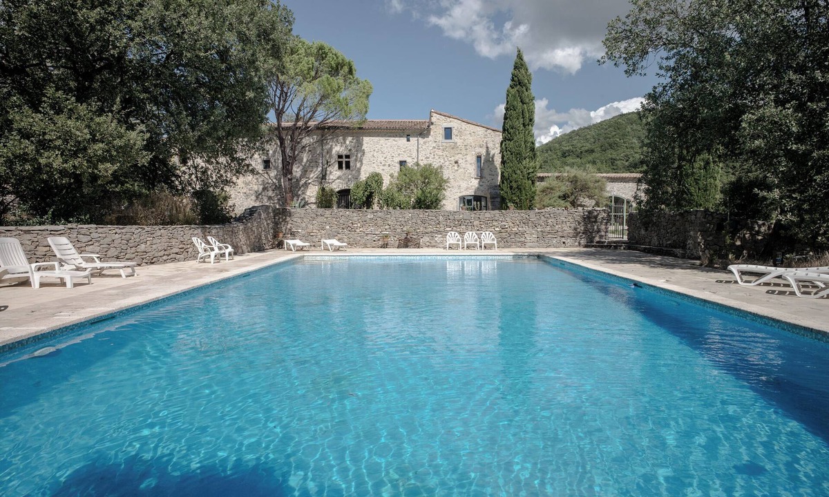 Saint-Andre-de-Bueges House | 3-star gîte rental at the foot of the Cévennes in a beautiful old farmhouse, sleeps 12.